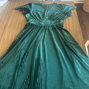 Simplee emerald green floor length dress with short/cap sleeves